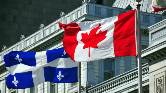Drapeaux du Canada et du Québec